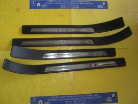 BMW - Intrance Cover  - 8220223